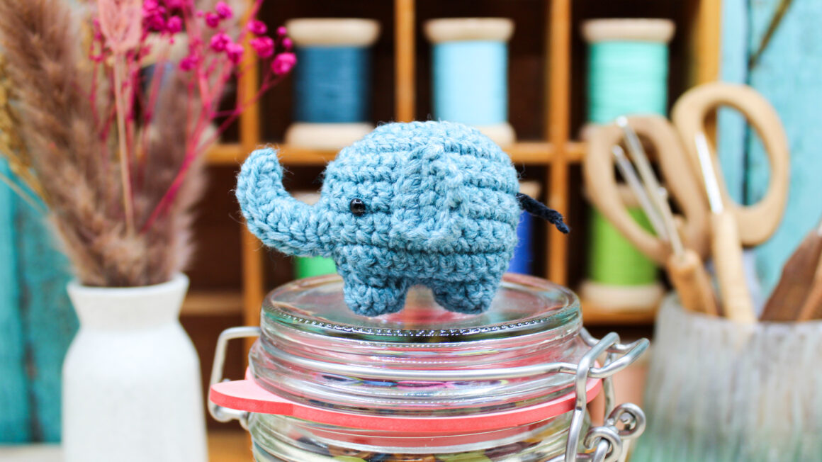 Frau Line Kostenlose Häkelanleitung Mini Amigurumi Elefant